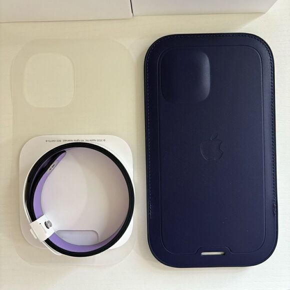 Apple Leather Sleeve case MagSafe for iPhone 12 mini deep violet new - Picture 7 of 11